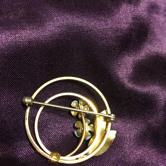 Dainty vintage flower brooch enamel faux pearl - Picture 2 of 3